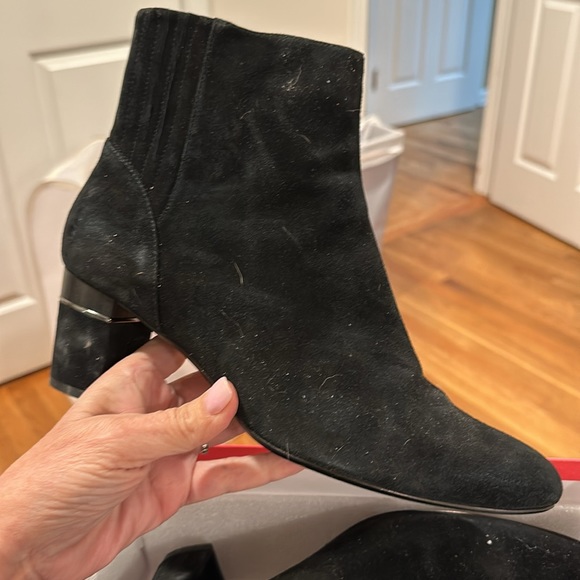 Black suede heeled booties - Picture 2 of 5